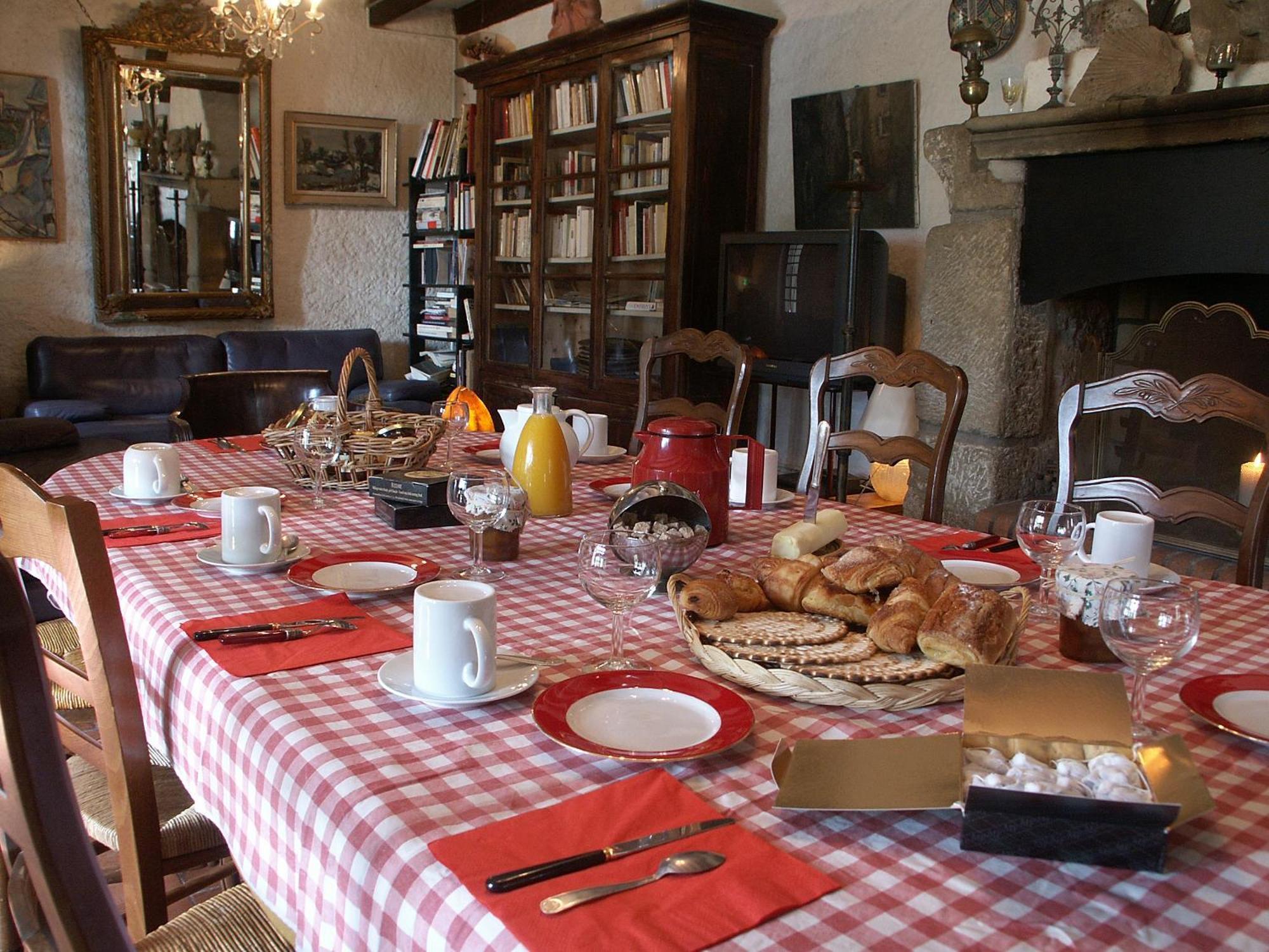 Ecuries Sainte Croix Bed & Breakfast Carcassonne Exterior photo