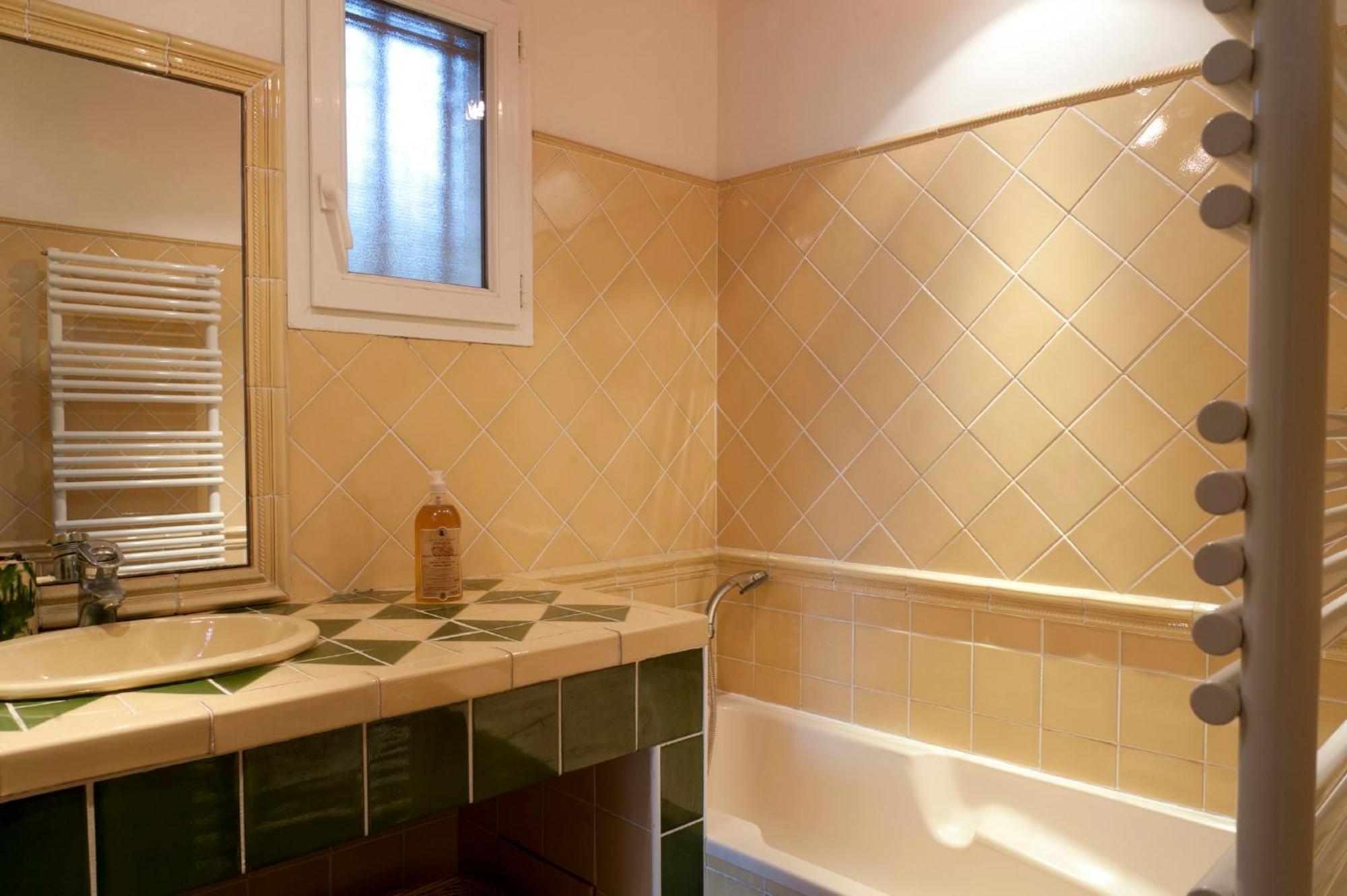 Ecuries Sainte Croix Bed & Breakfast Carcassonne Exterior photo