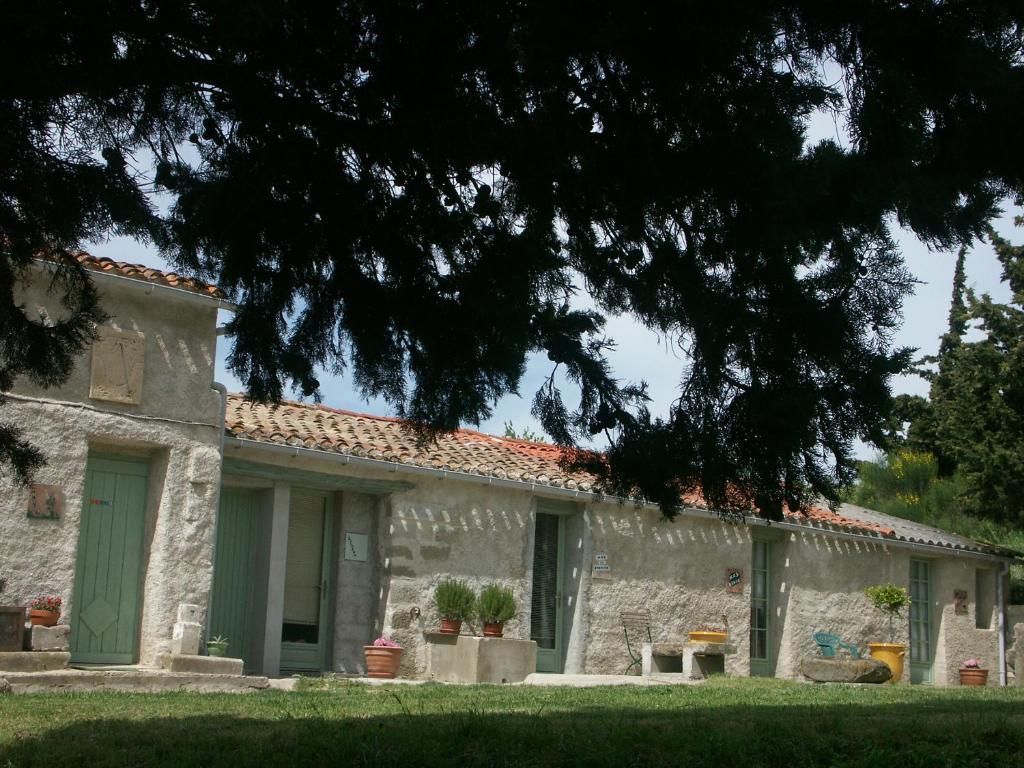 Ecuries Sainte Croix Bed & Breakfast Carcassonne Exterior photo